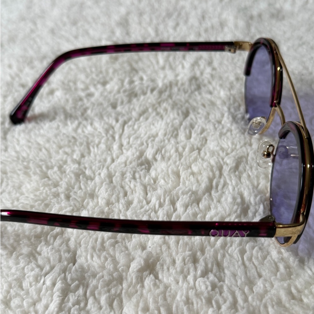 Quay Australia come Around Purple Sunglasses - Picture 3 of 5